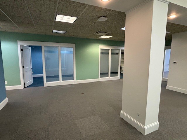 More Photos Of 201 N Clinton Ave, Saint Johns Storefront For Lease