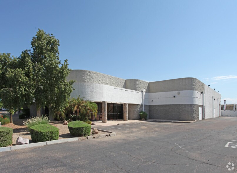 More Photos Of 3449 E Broadway Rd, Phoenix Distribution For Lease