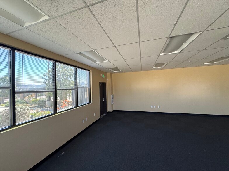 More Photos Of 15033 Slover Ave, Fontana Land For Lease