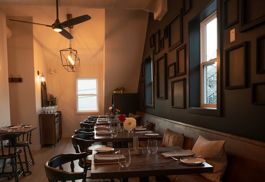 More Photos Of 20-22 Wentworth St, Dartmouth Storefront For Sale