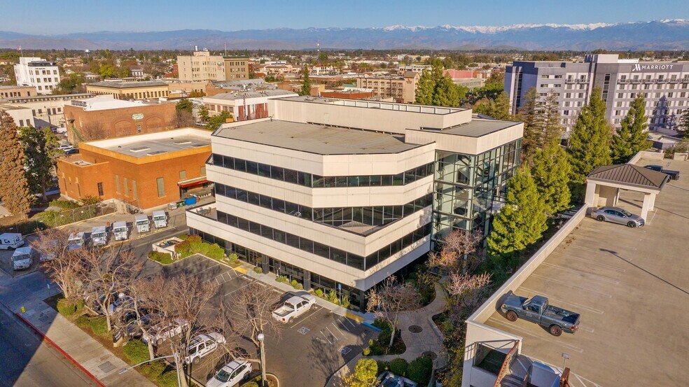 More Photos Of 100 Willow Plz, Visalia Medical For Sale