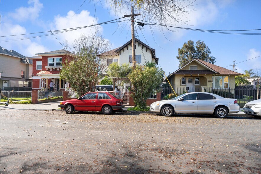 More Photos Of 2005 Magnolia Ave, Los Angeles Apartments For Sale