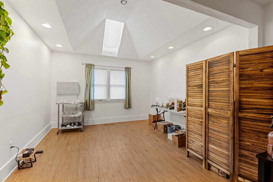 More Photos Of 702 10th Ave, Longmont Office For Sale