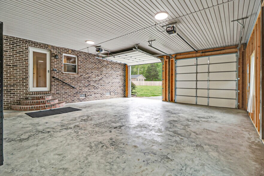 More Photos Of 148 Porter Ln, Spring City Specialty For Sale