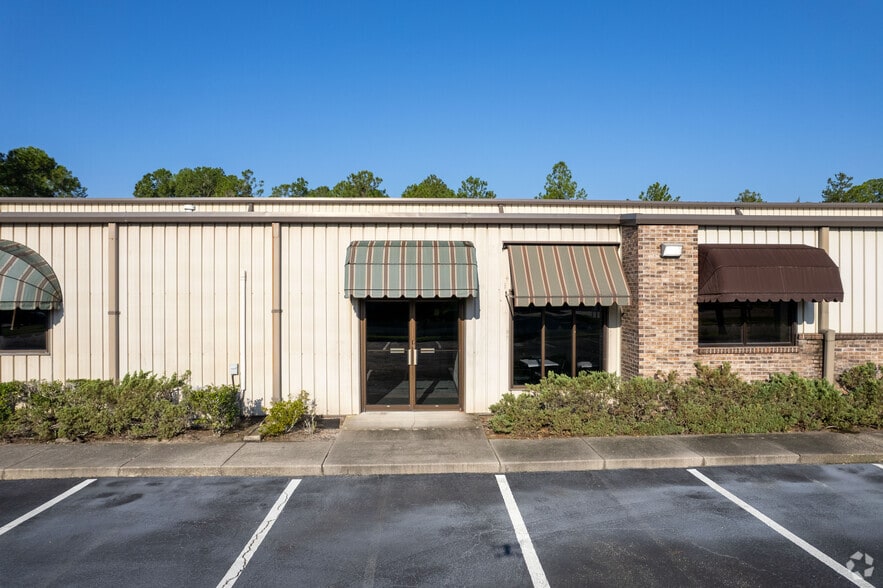 More Photos Of 11320 Distribution Ave E, Jacksonville Manufacturing For Lease