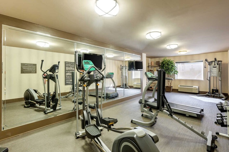 More Photos Of 1532 McCullough Blvd, Tupelo Hotel For Sale