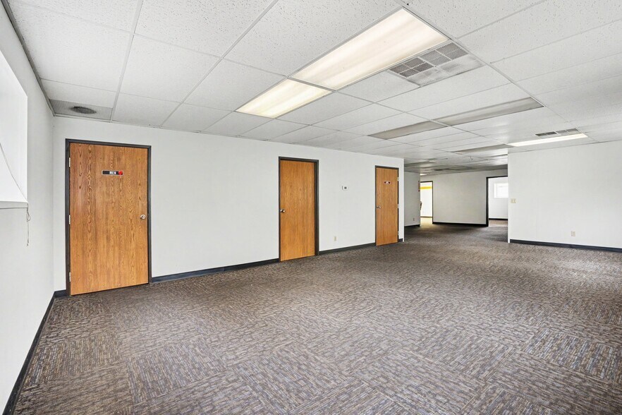 More Photos Of 5846 Venture Way, Mount Pleasant Distribution For Sale