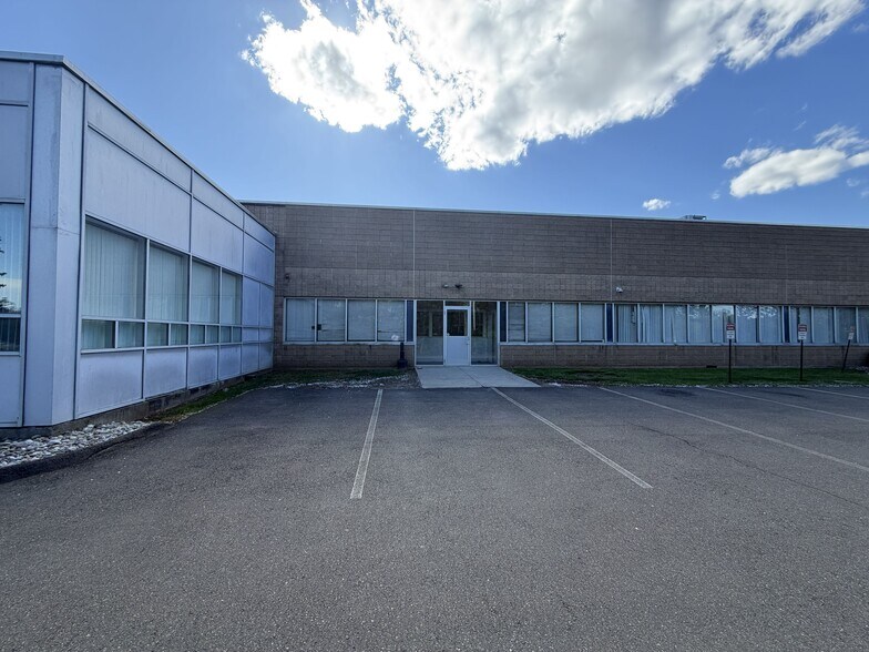 Primary Photo Of 4 Pin Oak Dr, Branford Research And Development For Lease
