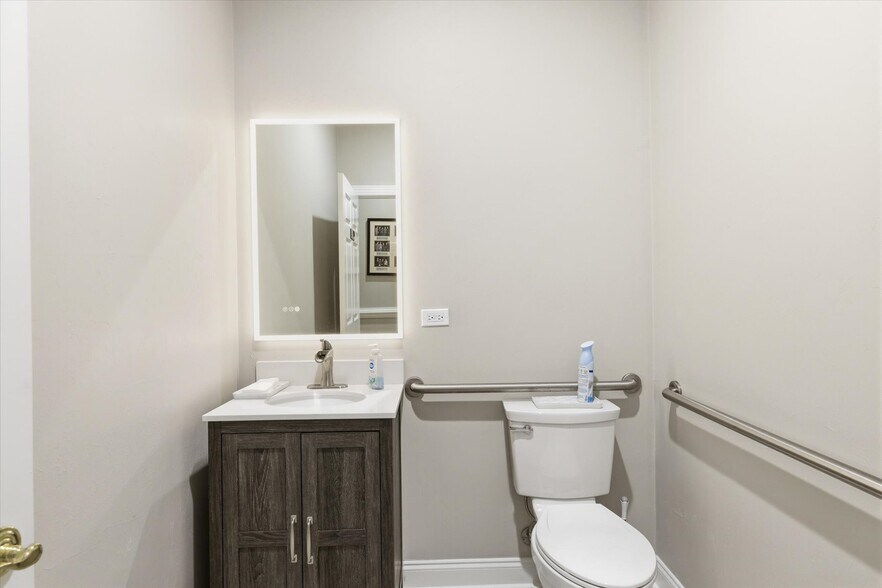 More Photos Of 1574 Village Square Blvd, Tallahassee Office For Lease