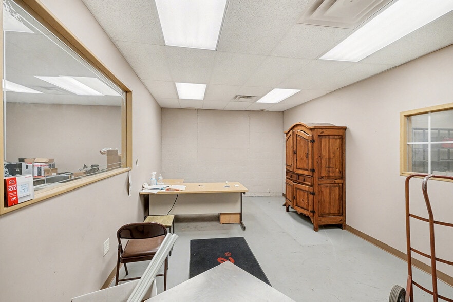 More Photos Of 109 S Wayne Ave, Lockland Storefront For Sale