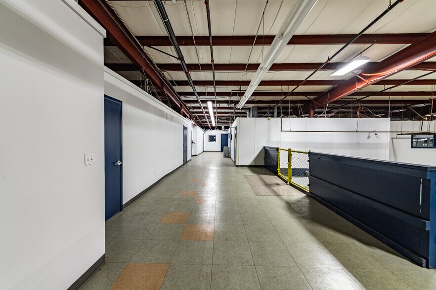 More Photos Of 5 Industrial Dr, Mattapoisett Warehouse For Lease