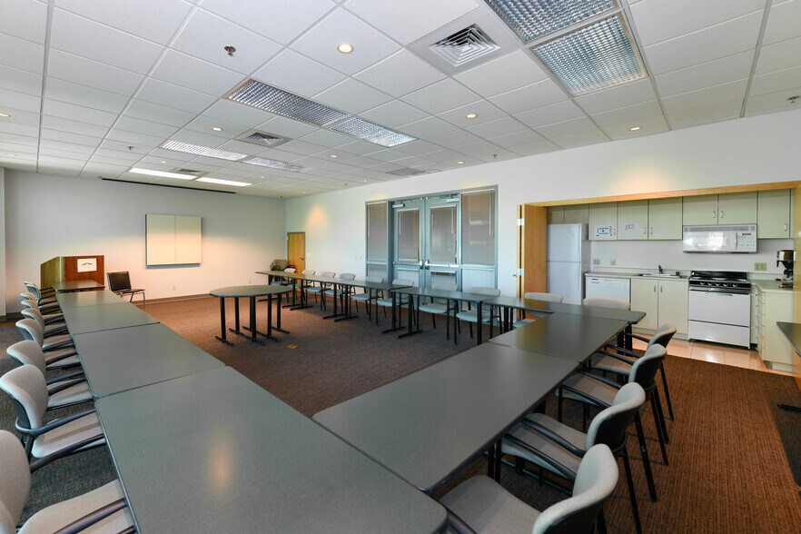 More Photos Of 899 Adams St, Saint Helena Office For Sale