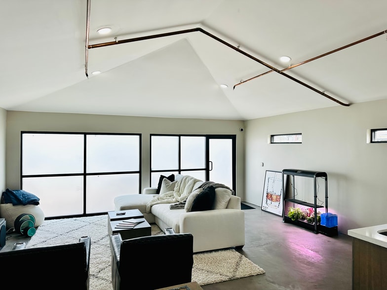 More Photos Of 484 W Chandler Blvd, Chandler Office For Lease