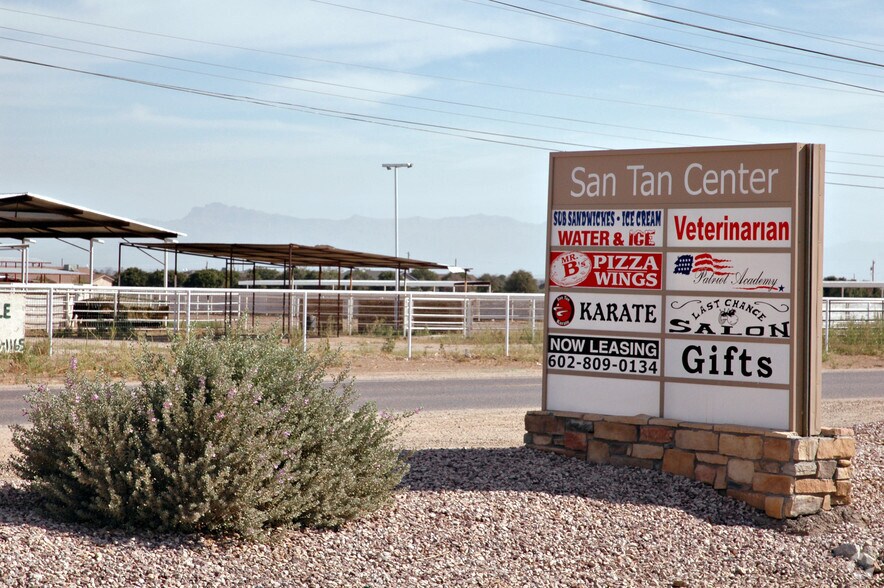 More Photos Of 19011 E San Tan Blvd, Queen Creek General Retail For Lease