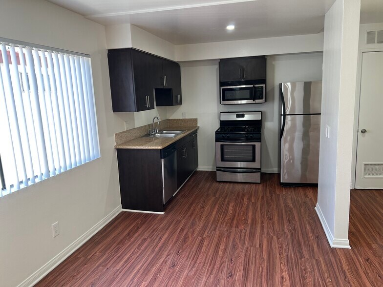 More Photos Of 843 S Ardmore Ave, Los Angeles Apartments For Sale