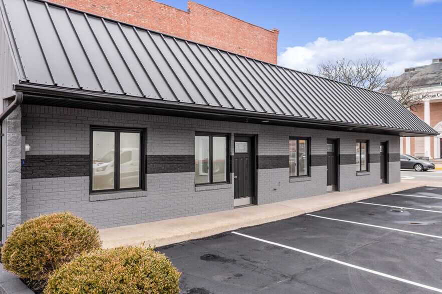 More Photos Of Hwy 50 or Tipton Street, Seymour Office For Sale