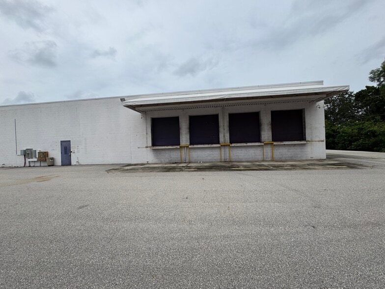 More Photos Of 12501 Metro Pky, Fort Myers Warehouse For Sale