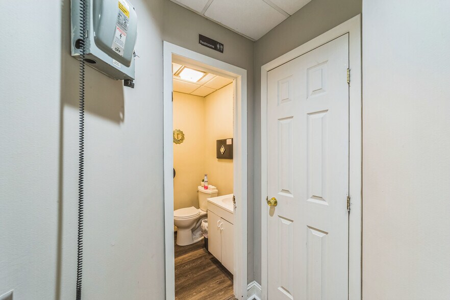 More Photos Of 326 Broad St, Red Bank Medical For Sale