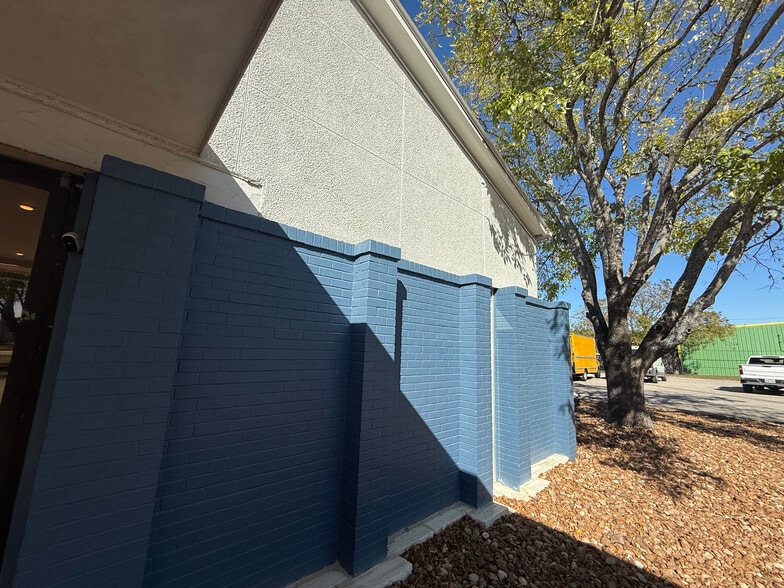 More Photos Of 1910 S Interstate 35, San Marcos Manufacturing For Sale