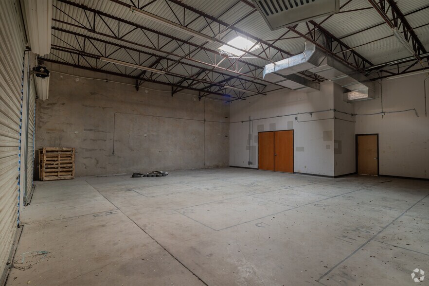 More Photos Of 12661-12679 Silicon Dr, San Antonio Light Distribution For Lease