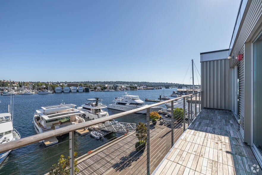 More Photos Of 2284-2360 W Commodore Way, Seattle Office For Lease