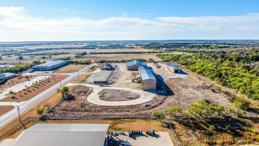 More Photos Of 520 Tradeway Dr, Mineral Wells Warehouse For Sale