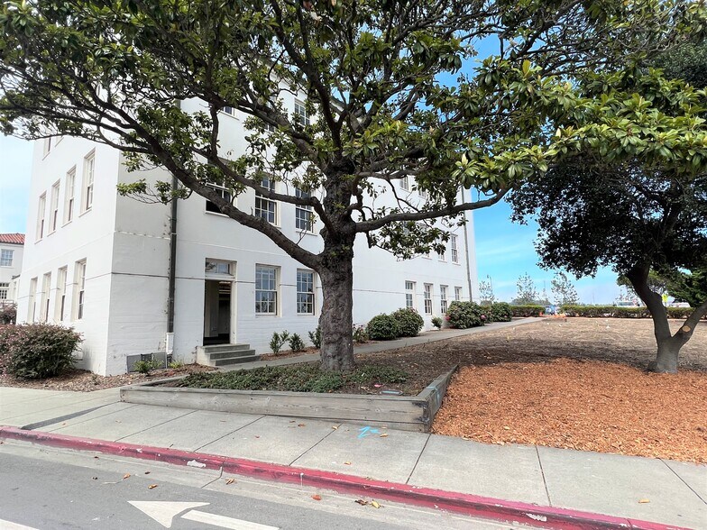 More Photos Of 220 Halleck St, San Francisco Office For Lease