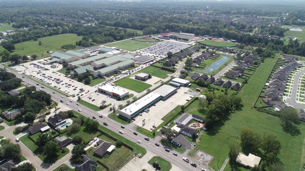 More Photos Of 13253 Highway 73, Geismar Storefront For Lease