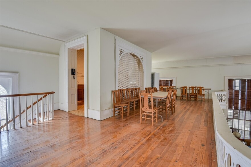 More Photos Of 205 E Liberty St, Washington Religious Facility For Sale