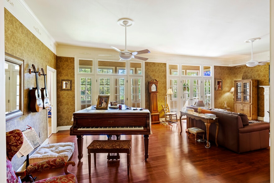 More Photos Of 3168 Stanyarne Dr, Charleston Multifamily For Sale