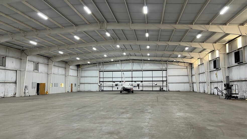 More Photos Of 100 Aviation Way, Eastman Specialty For Lease