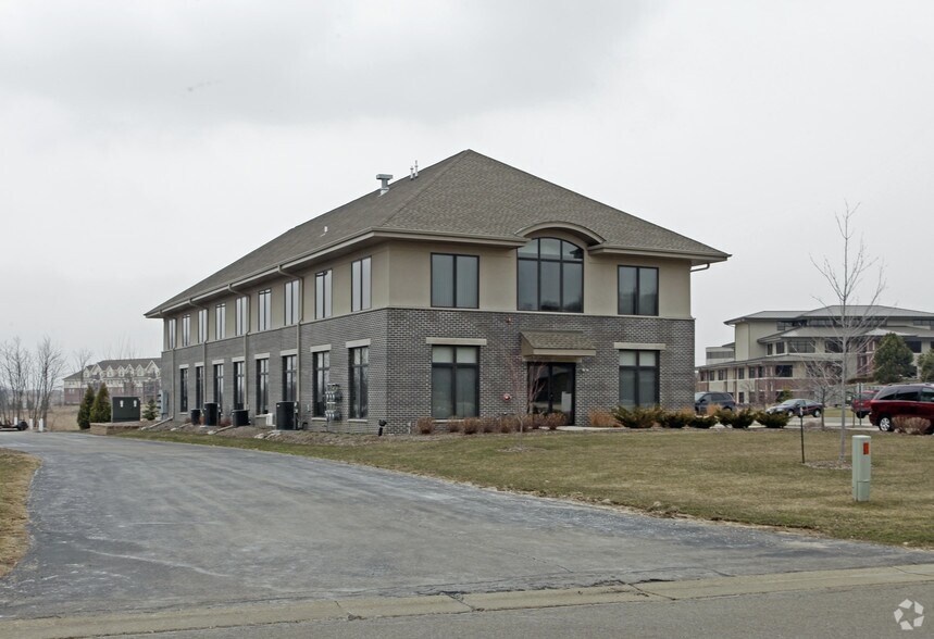 More Photos Of 353 Forest Grove Dr, Pewaukee Office For Sale