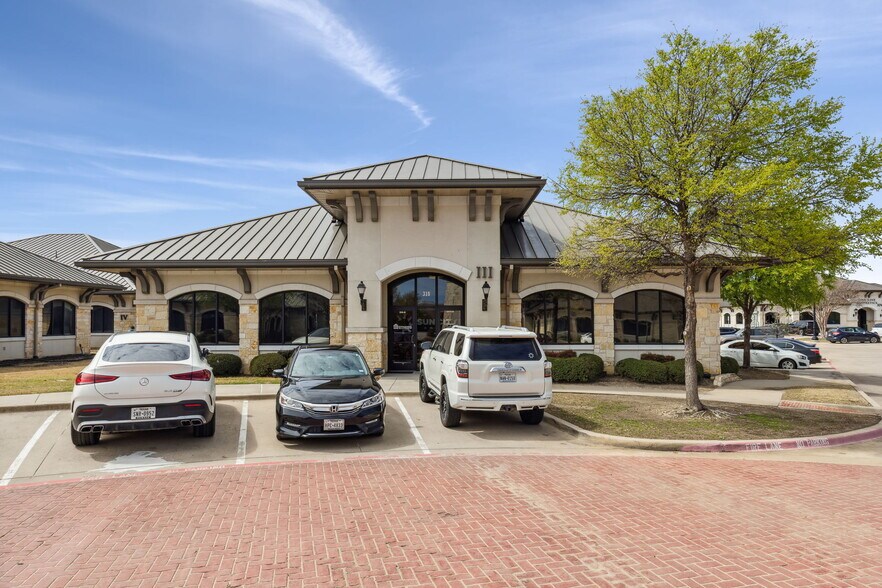 More Photos Of 8501 Wade Blvd, Frisco Medical For Lease