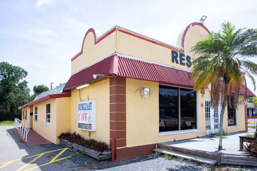 1921 W Bay Dr, Largo, FL 33770 Restaurant For Sale
