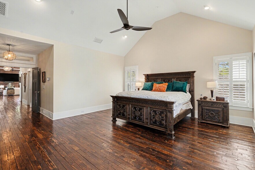 More Photos Of 117 E Maple St, Decatur Loft Creative Space For Sale