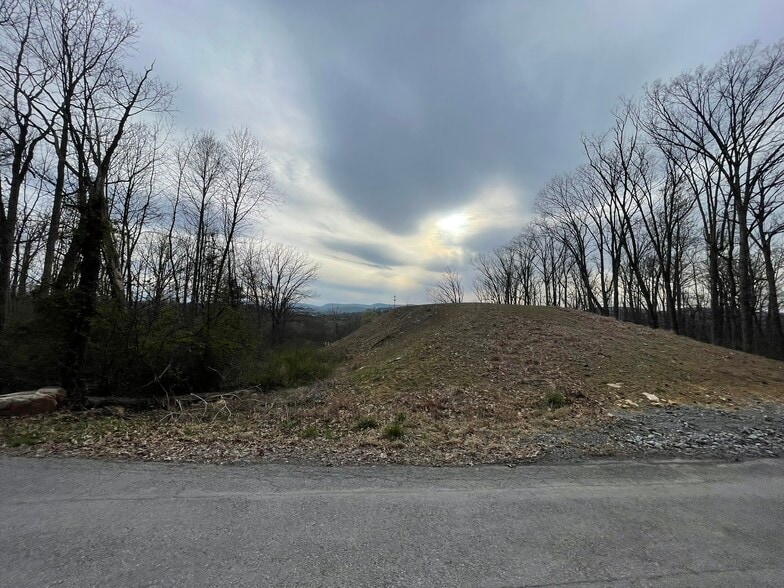 More Photos Of 1122 Amelia Ave, Altoona Self Storage For Sale