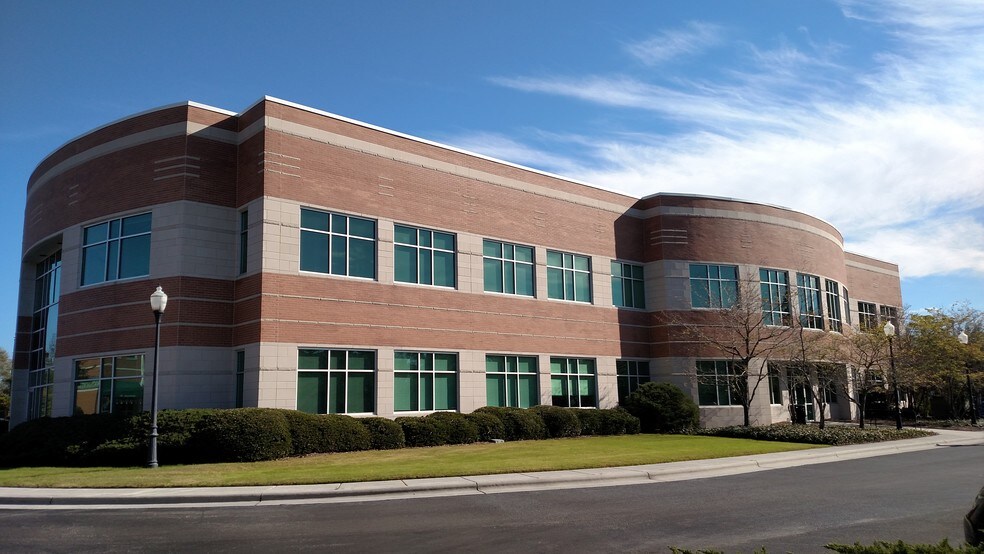 More Photos Of 2528 Independence Blvd, Wilmington Office For Lease