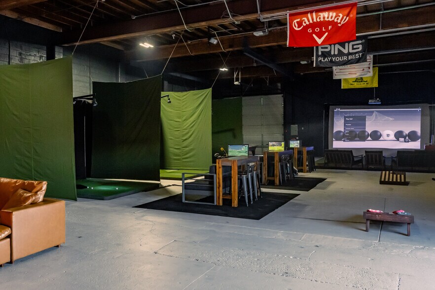 More Photos Of 1807 NE Diamond Lake Blvd, Roseburg General Retail For Lease