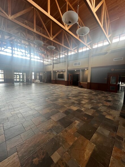 More Photos Of 4141 28th Ave S, Fargo Office For Lease