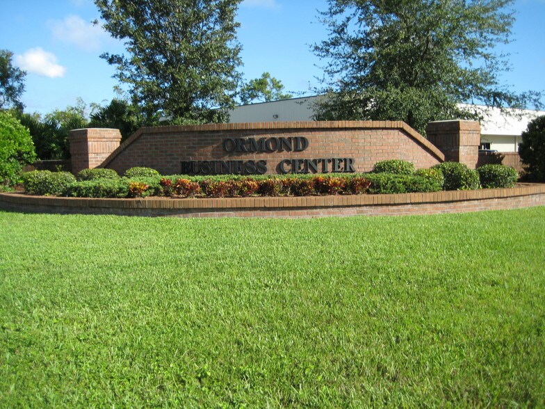 More Photos Of 100 Business Center Dr, Ormond Beach Flex For Lease