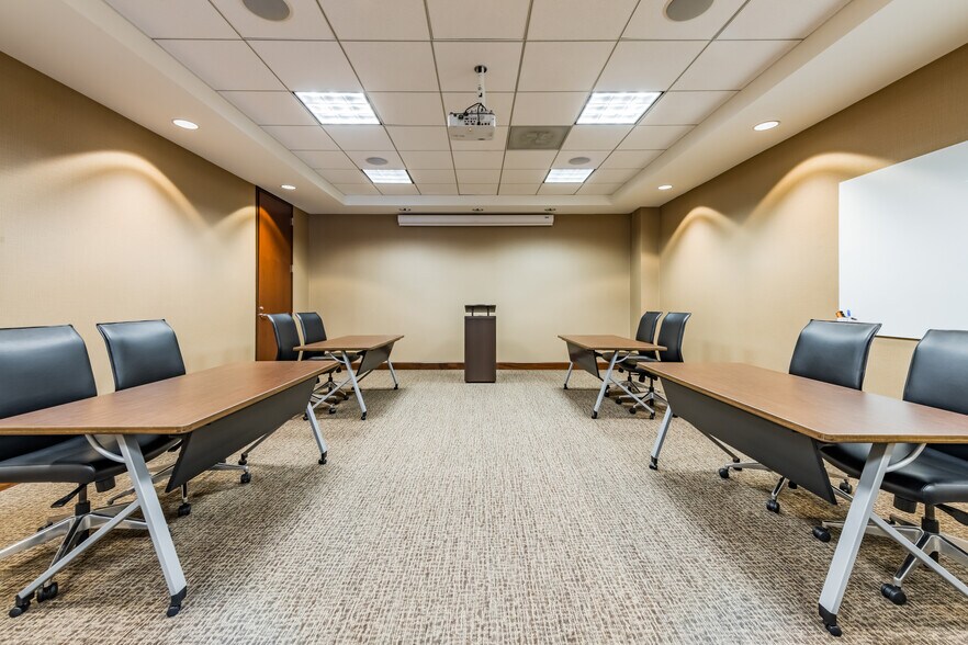 More Photos Of 2520 Northwinds Pky, Alpharetta Office For Lease