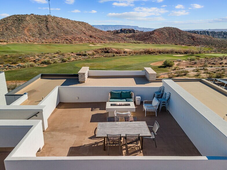 More Photos Of 2248 N Double Eagle Ln, Washington Specialty For Sale