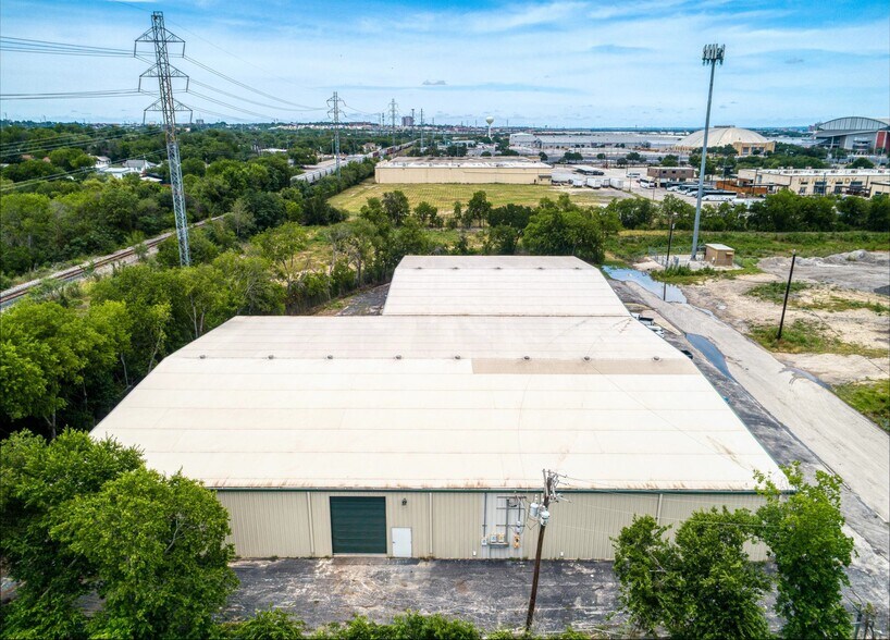 More Photos Of 403 Kraft St, San Antonio Manufacturing For Lease