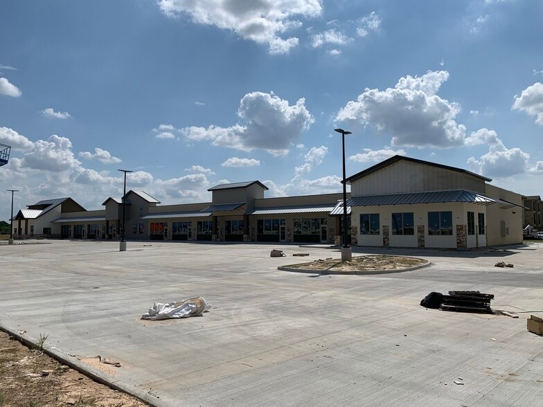 More Photos Of 2533 W Grand Pkwy N, Katy Storefront For Lease