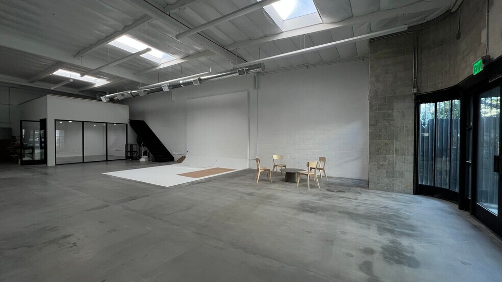 More Photos Of 683 Imperial St, Los Angeles Storefront Retail Office For Lease