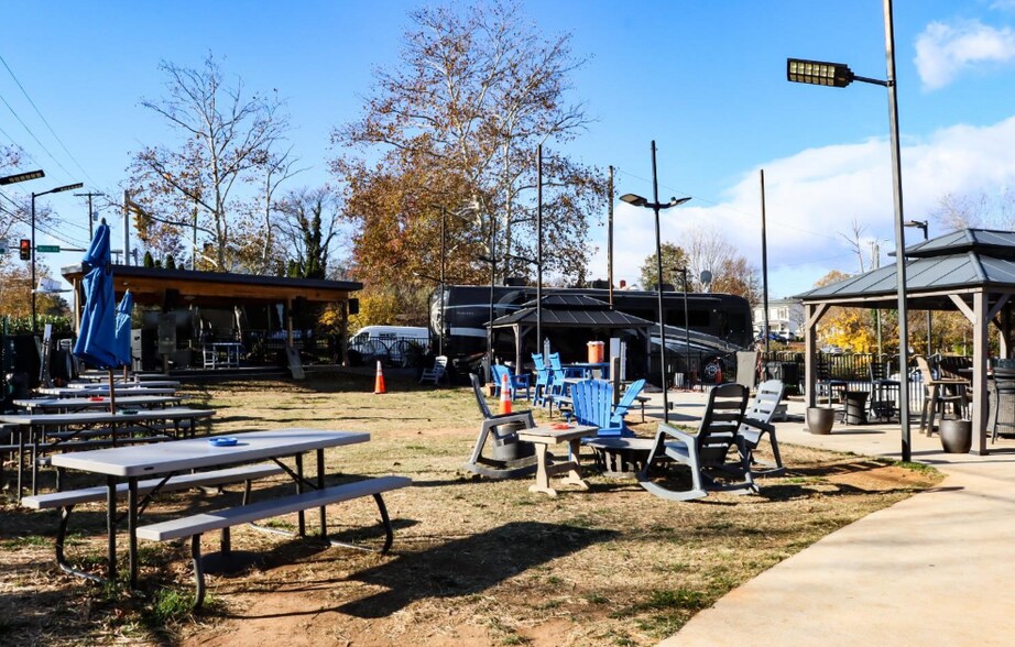 More Photos Of 3007 Fort Ave, Lynchburg Restaurant For Sale