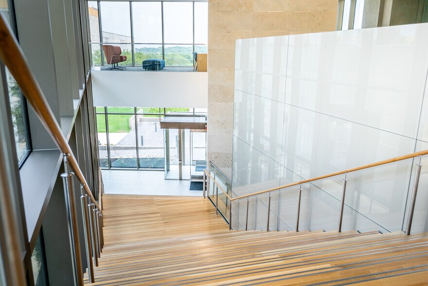 More Photos Of 3120 Sabre Dr, Southlake Office For Lease