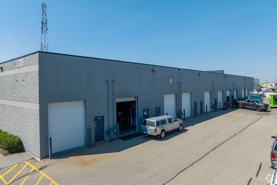 More Photos Of 2730 3rd Ave NE, Calgary Light Distribution For Lease