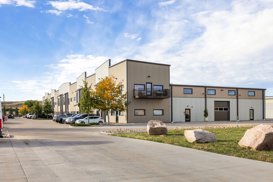 More Photos Of 3080 Airport Dr, Erie Flex For Sale