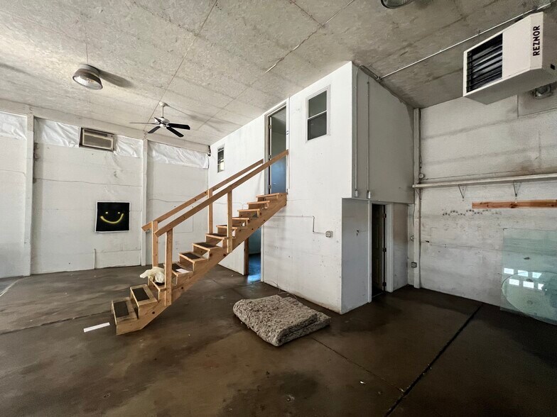 More Photos Of 45 E Bacon St, Pottsville Light Distribution For Lease